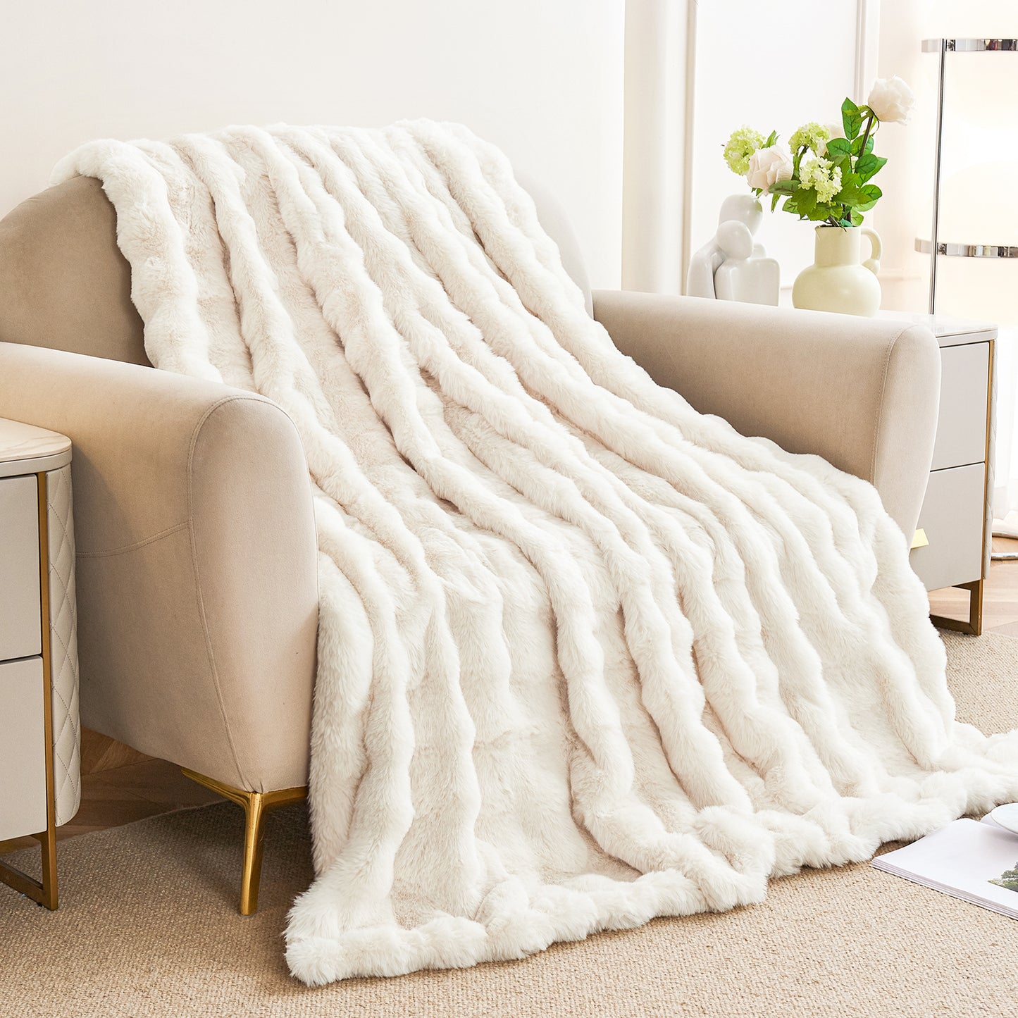 Faux Rabbit Fur Throw Blanket for Couch, Fluffy Warm Plush Thick Bubble Blanket for Bed Sofa Living Room, Soft Cozy Furry Blanket, 50x60 inches, Cream White