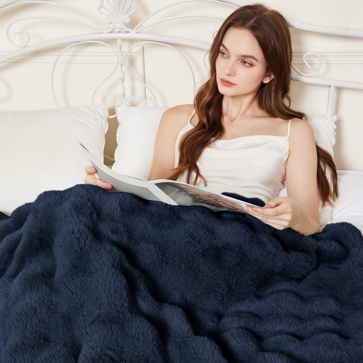 Faux Rabbit Fur Throw Blanket for Couch, Fluffy Warm Plush Thick Bubble Blanket for Bed Sofa Living Room, Soft Cozy Furry Blanket, 50x60 inches, Cream White