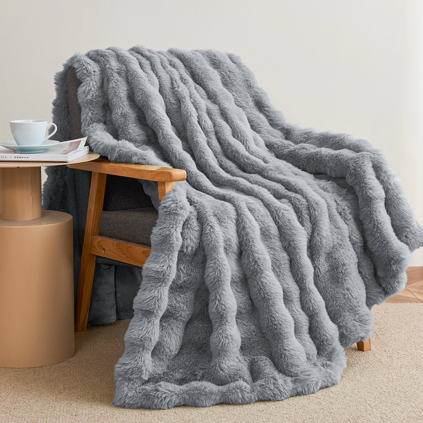 Faux Rabbit Fur Throw Blanket for Couch, Fluffy Warm Plush Thick Bubble Blanket for Bed Sofa Living Room, Soft Cozy Furry Blanket, 50x60 inches, Cream White