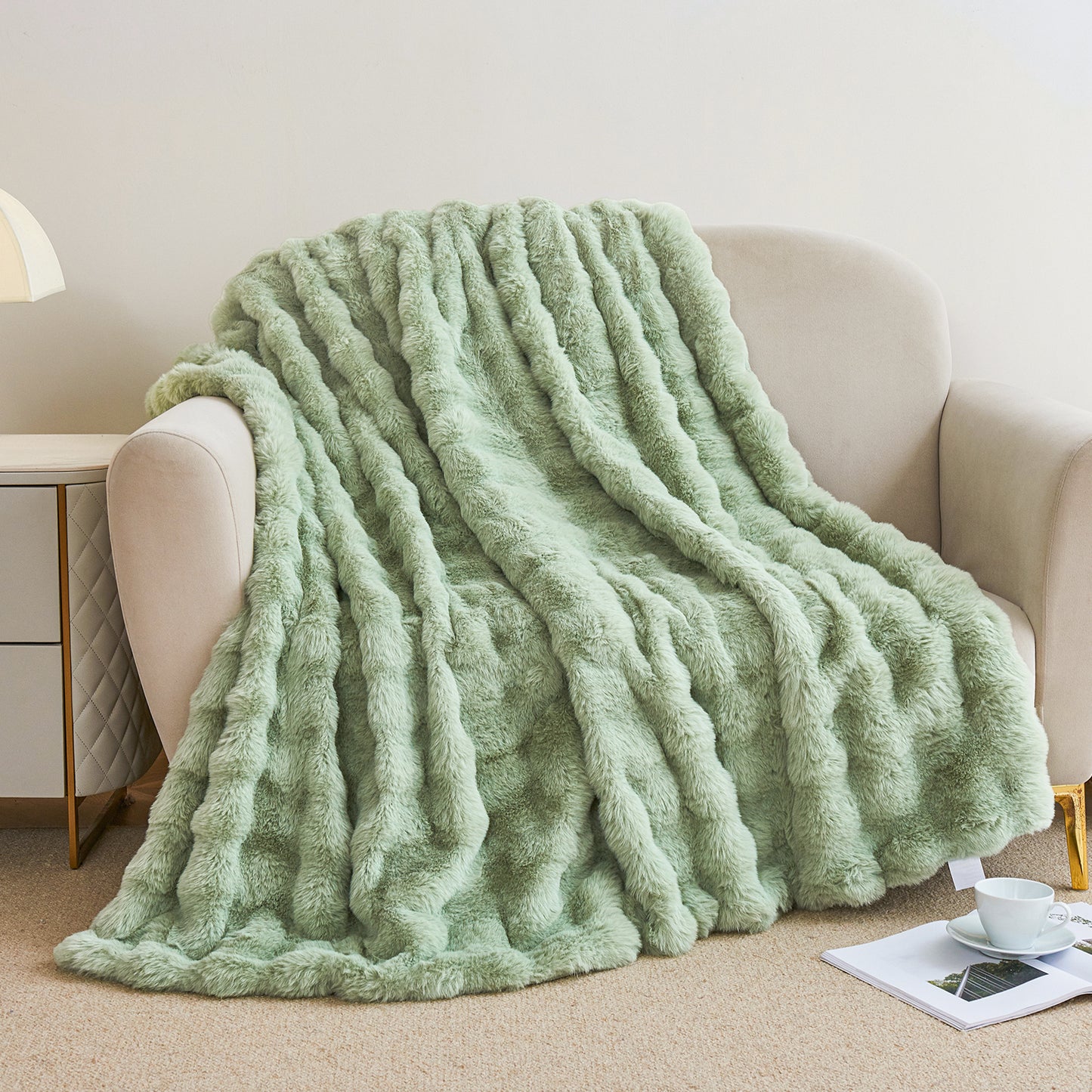 Faux Rabbit Fur Throw Blanket for Couch, Fluffy Warm Plush Thick Bubble Blanket for Bed Sofa Living Room, Soft Cozy Furry Blanket, 50x60 inches, Cream White