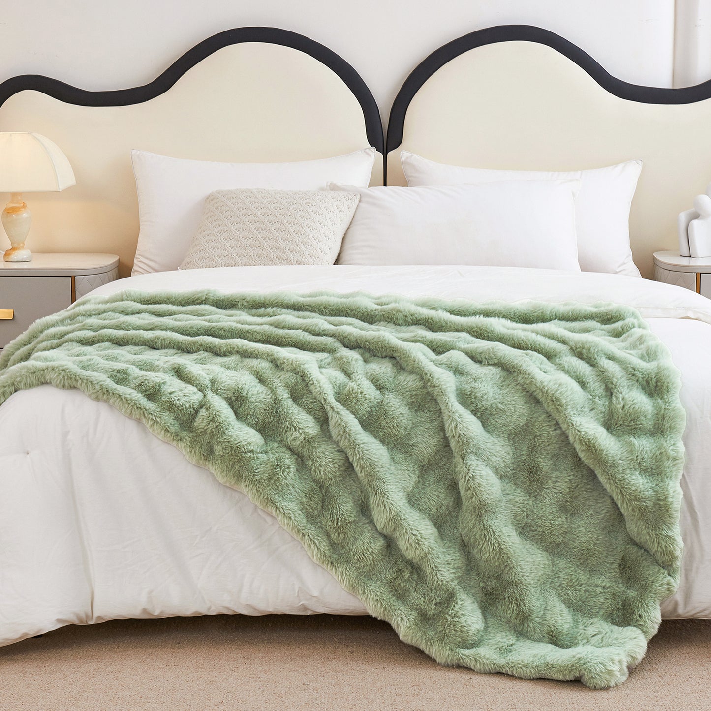 Faux Rabbit Fur Throw Blanket for Couch, Fluffy Warm Plush Thick Bubble Blanket for Bed Sofa Living Room, Soft Cozy Furry Blanket, 50x60 inches, Cream White