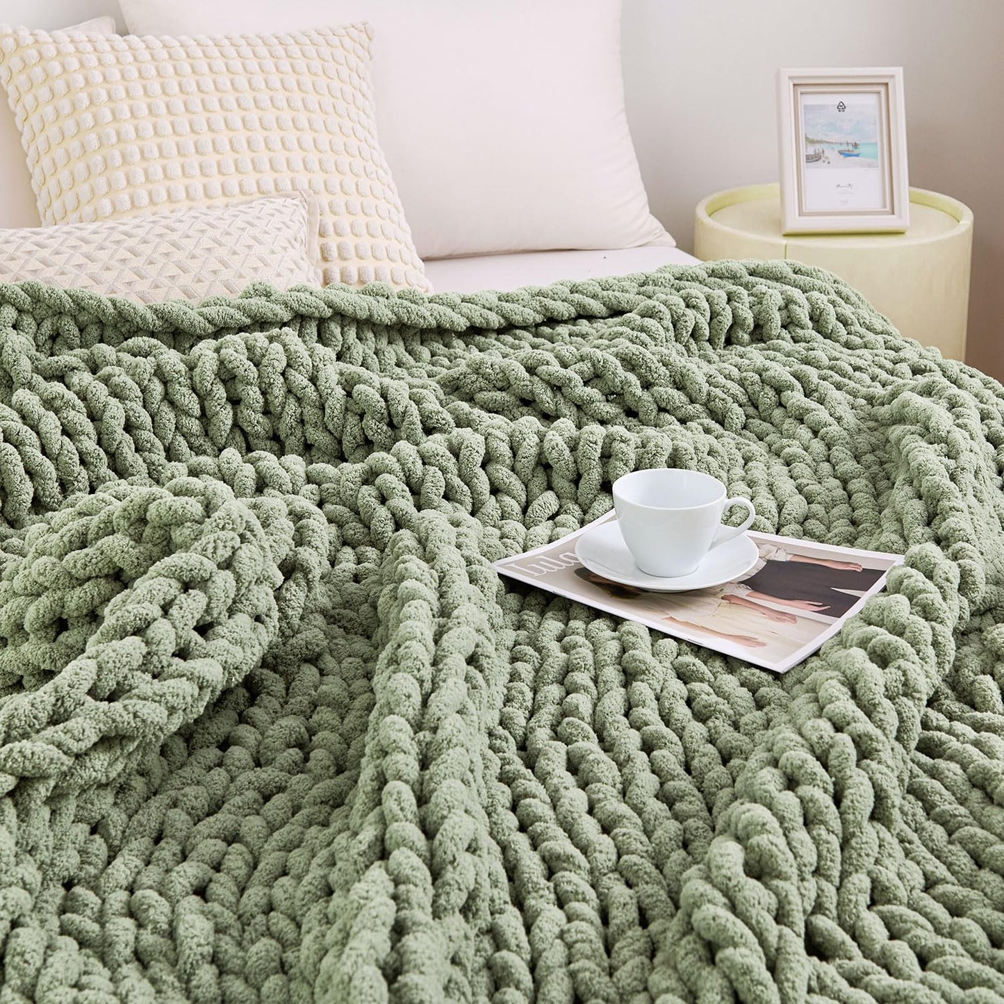 Chunky Knit Blanket Throw, 100% Hand Knit Chenille Throw Blanket for Sofa & Home Decor, Soft and Cozy Knitted Throw Blankets