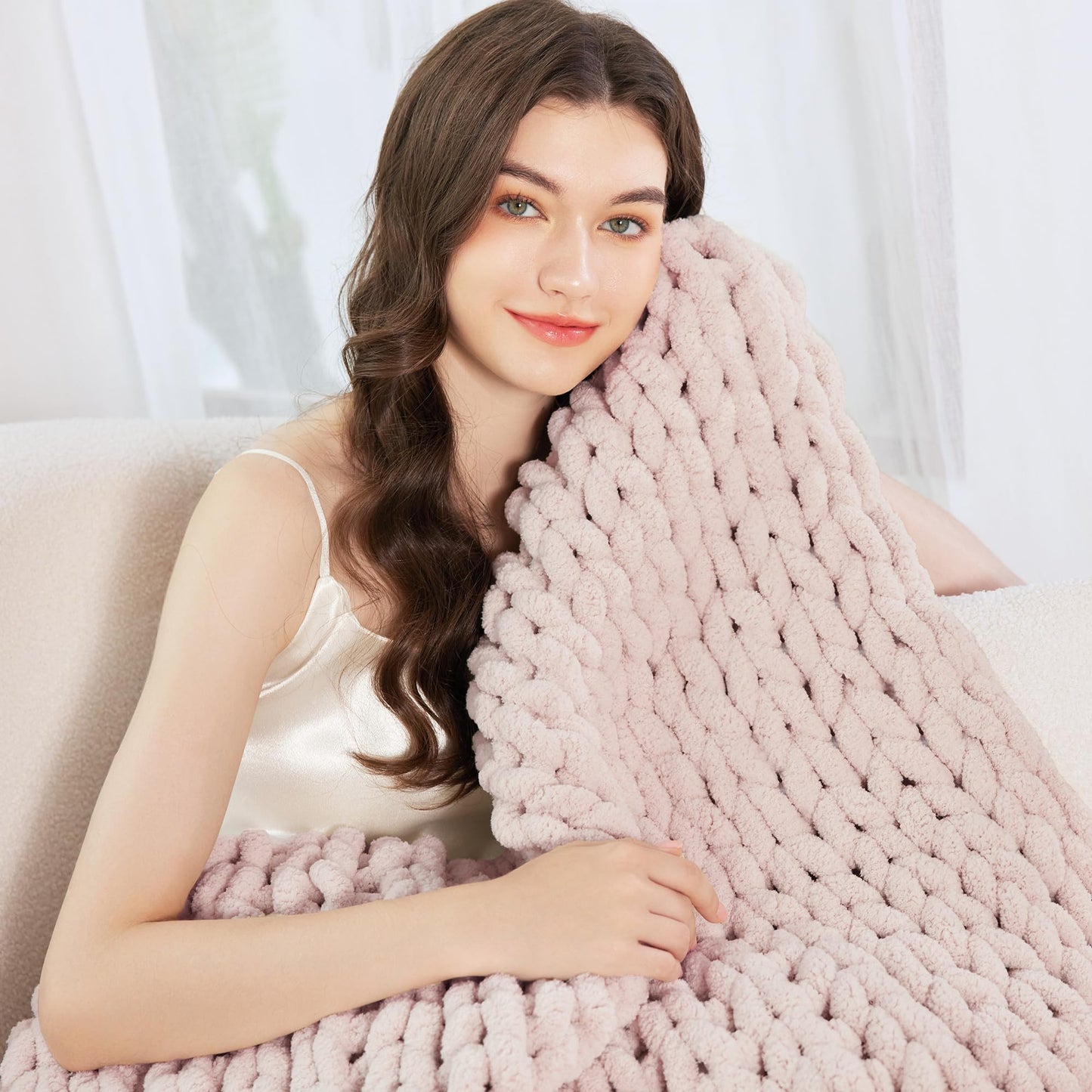 Chunky Knit Blanket Throw, 100% Hand Knit Chenille Throw Blanket for Sofa & Home Decor, Soft and Cozy Knitted Throw Blankets