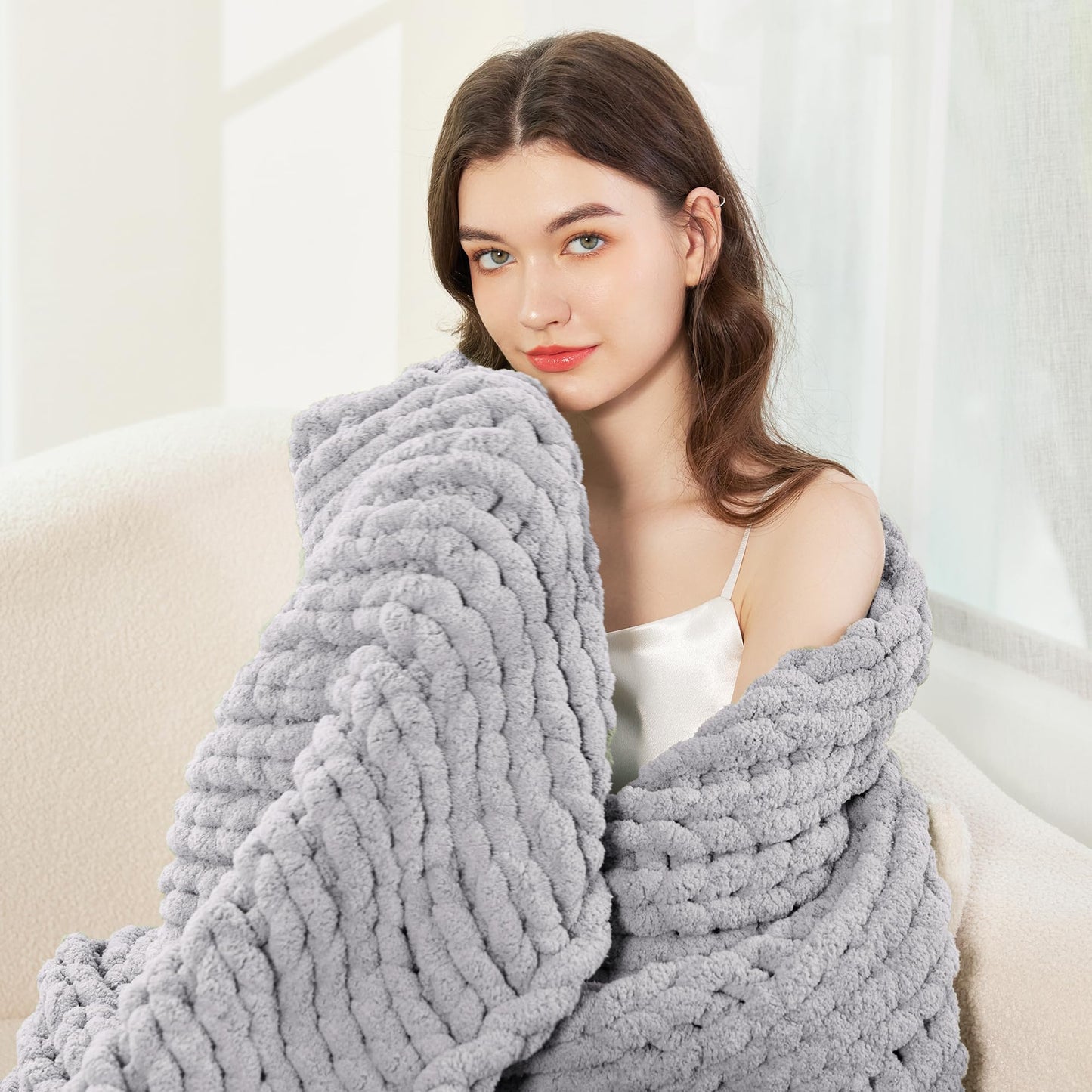 Chunky Knit Blanket Throw, 100% Hand Knit Chenille Throw Blanket for Sofa & Home Decor, Soft and Cozy Knitted Throw Blankets