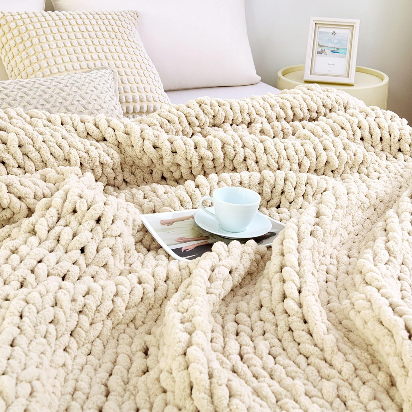 Chunky Knit Blanket Throw, 100% Hand Knit Chenille Throw Blanket for Sofa & Home Decor, Soft and Cozy Knitted Throw Blankets
